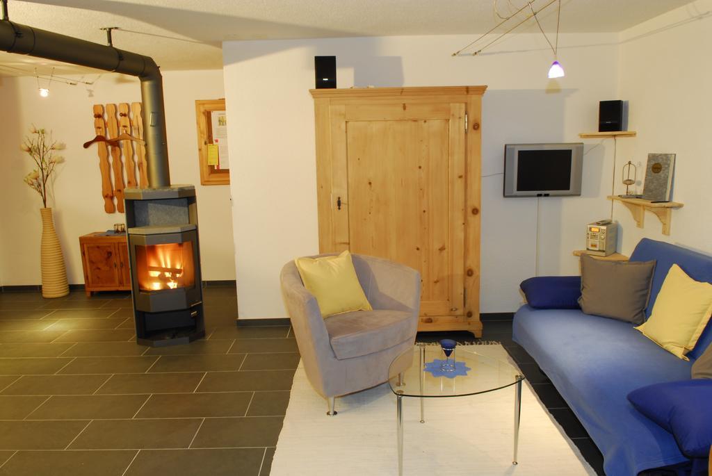 Tgesa Parde Apartment Sedrun Phòng bức ảnh